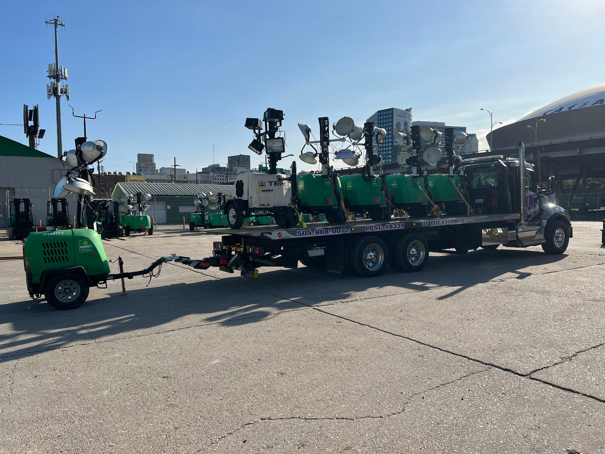 Local Light Heavy Duty Towing Tow Truck Wrecker Roadside Assistance Services Near Me in New Orleans Louisiana (LA) and surrounding areas including but not limited to the Westbank, Harvey, Gretna, Algiers, Marrero, Westwego, Belle Chasse, Chalmette, Luling, Destrehan, Kenner & Metairie.