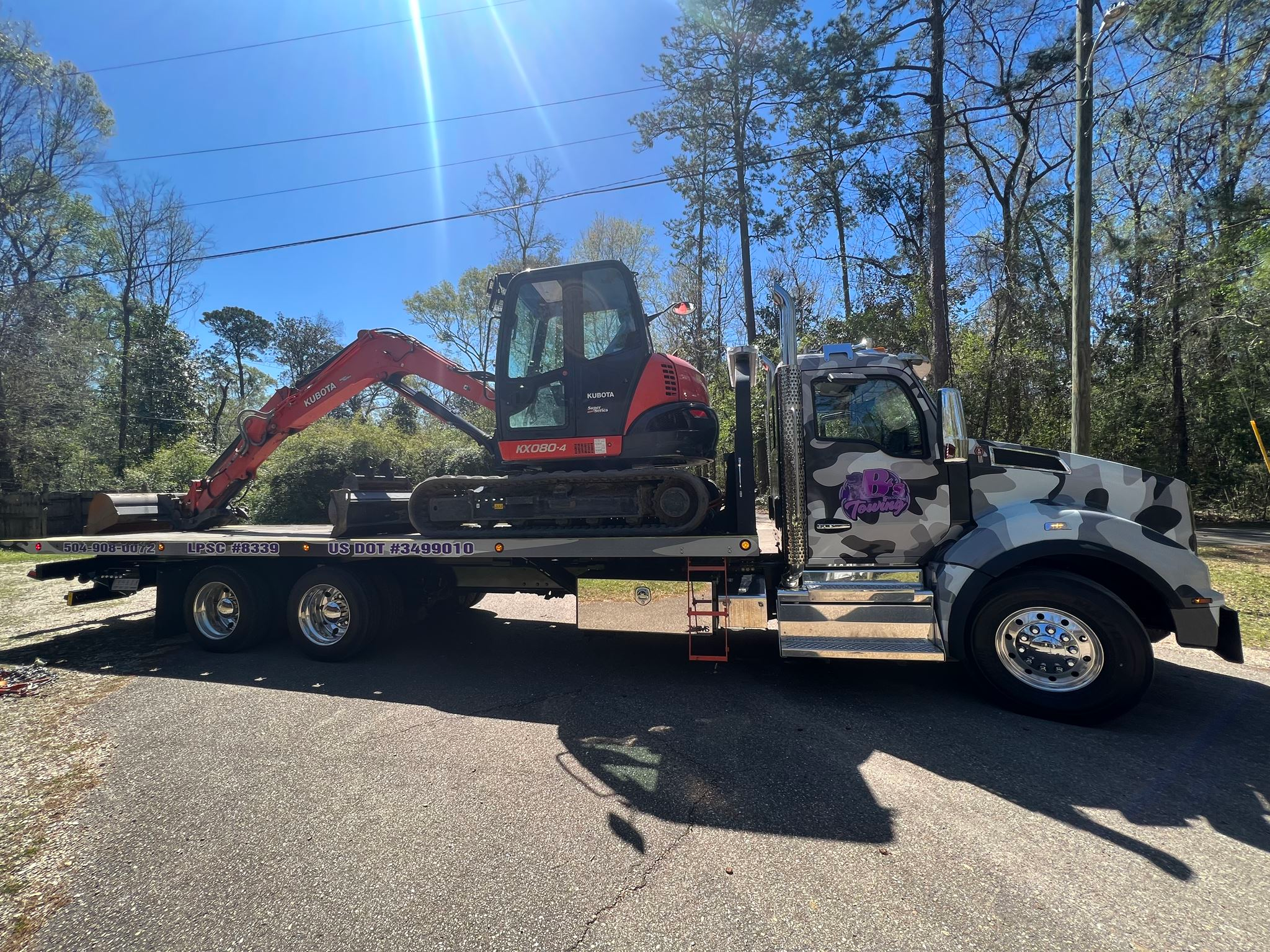 Local Light Heavy Duty Towing Tow Truck Wrecker Roadside Assistance Services Near Me in New Orleans Louisiana (LA) and surrounding areas including but not limited to the Westbank, Harvey, Gretna, Algiers, Marrero, Westwego, Belle Chasse, Chalmette, Luling, Destrehan, Kenner & Metairie.