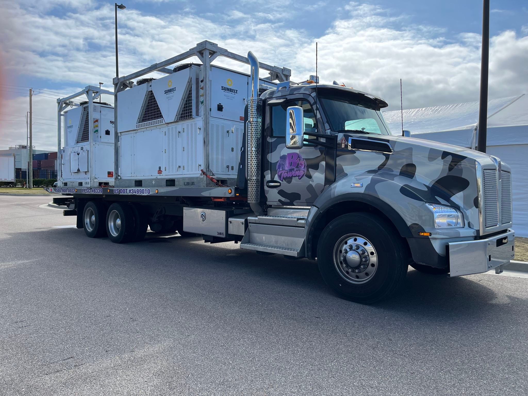 Local Light Heavy Duty Towing Tow Truck Wrecker Roadside Assistance Services Near Me in New Orleans Louisiana (LA) and surrounding areas including but not limited to the Westbank, Harvey, Gretna, Algiers, Marrero, Westwego, Belle Chasse, Chalmette, Luling, Destrehan, Kenner & Metairie.