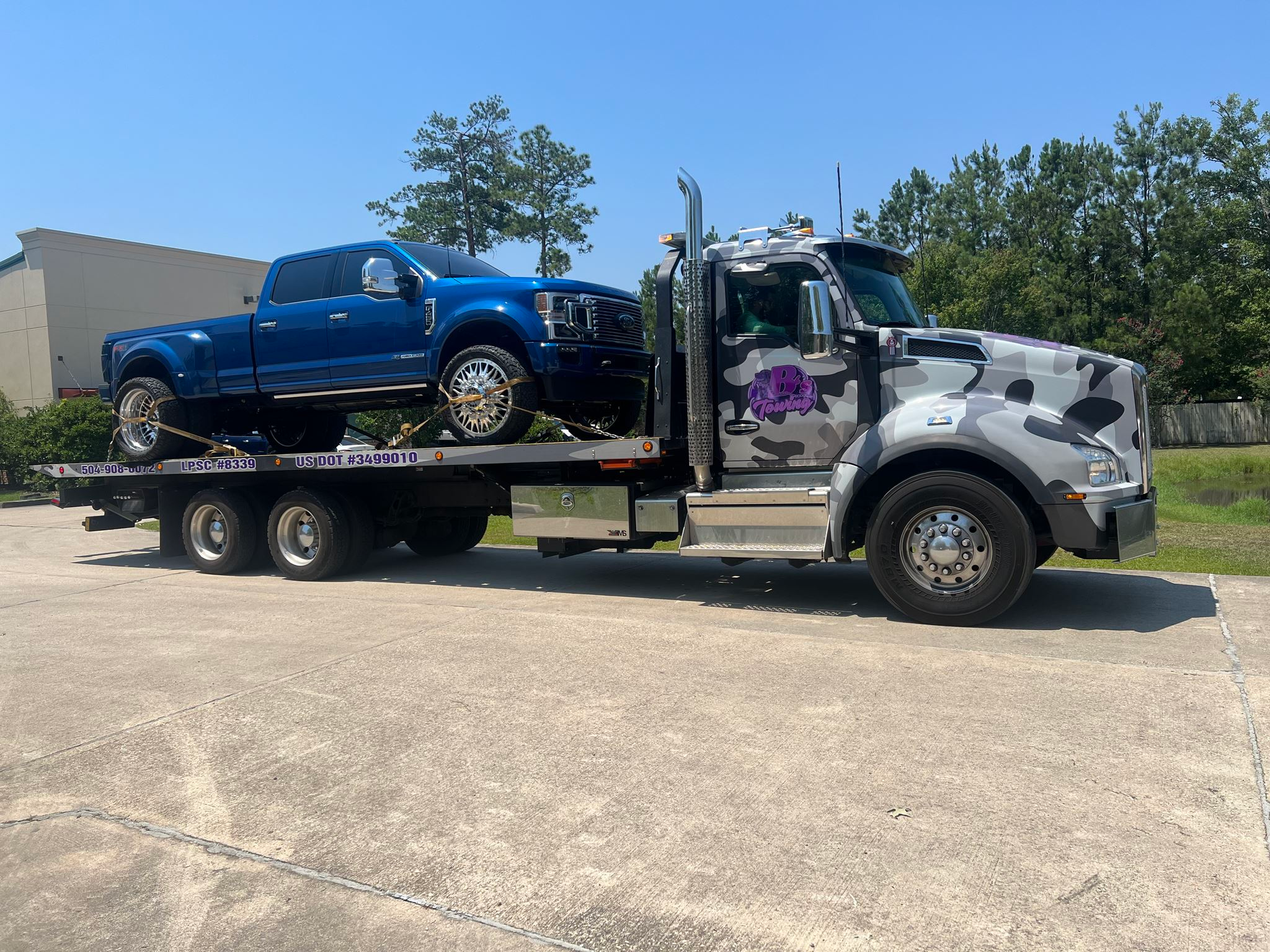 Local Light Heavy Duty Towing Tow Truck Wrecker Roadside Assistance Services Near Me in New Orleans Louisiana (LA) and surrounding areas including but not limited to the Westbank, Harvey, Gretna, Algiers, Marrero, Westwego, Belle Chasse, Chalmette, Luling, Destrehan, Kenner & Metairie.