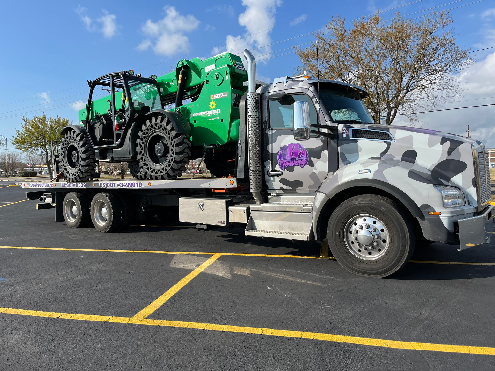 Local Light Heavy Duty Towing Tow Truck Wrecker Roadside Assistance Services Near Me in New Orleans Louisiana (LA) and surrounding areas including but not limited to the Westbank, Harvey, Gretna, Algiers, Marrero, Westwego, Belle Chasse, Chalmette, Luling, Destrehan, Kenner & Metairie.
