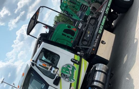 Local Light Heavy Duty Towing Tow Truck Wrecker Roadside Assistance Services Near Me in New Orleans Louisiana (LA) and surrounding areas including but not limited to the Westbank, Harvey, Gretna, Algiers, Marrero, Westwego, Belle Chasse, Chalmette, Luling, Destrehan, Kenner & Metairie.
