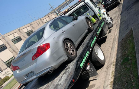 Local Light Heavy Duty Towing Tow Truck Wrecker Roadside Assistance Services Near Me in New Orleans Louisiana (LA) and surrounding areas including but not limited to the Westbank, Harvey, Gretna, Algiers, Marrero, Westwego, Belle Chasse, Chalmette, Luling, Destrehan, Kenner & Metairie.