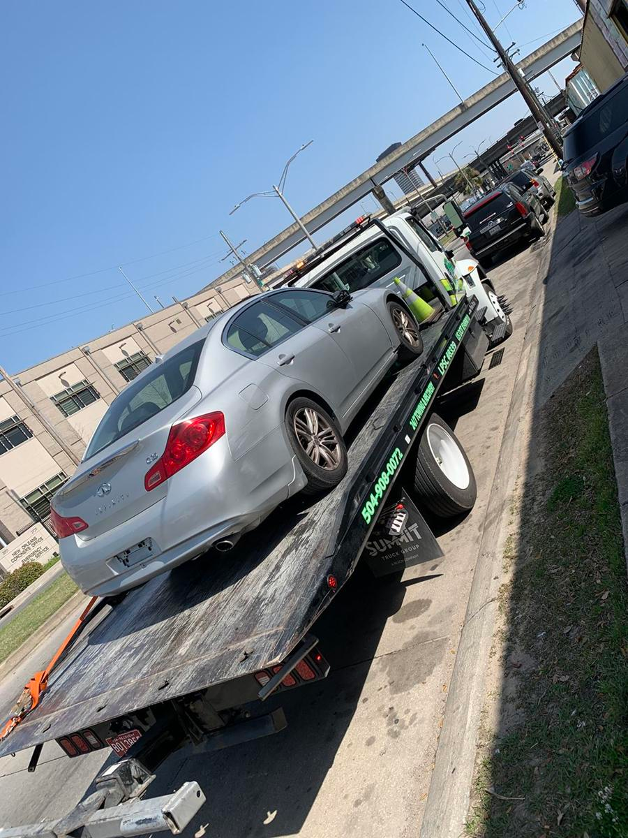 Local Light Heavy Duty Towing Tow Truck Wrecker Roadside Assistance Services Near Me in New Orleans Louisiana (LA) and surrounding areas including but not limited to the Westbank, Harvey, Gretna, Algiers, Marrero, Westwego, Belle Chasse, Chalmette, Luling, Destrehan, Kenner & Metairie.