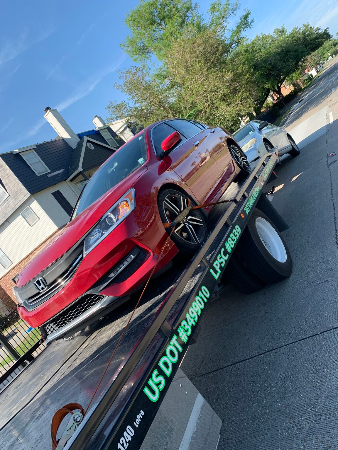 Local Light Heavy Duty Towing Tow Truck Wrecker Roadside Assistance Services Near Me in New Orleans Louisiana (LA) and surrounding areas including but not limited to the Westbank, Harvey, Gretna, Algiers, Marrero, Westwego, Belle Chasse, Chalmette, Luling, Destrehan, Kenner & Metairie.