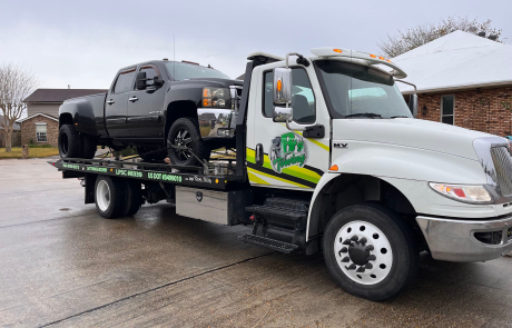 Local Light Heavy Duty Towing Tow Truck Wrecker Roadside Assistance Services Near Me in New Orleans Louisiana (LA) and surrounding areas including but not limited to the Westbank, Harvey, Gretna, Algiers, Marrero, Westwego, Belle Chasse, Chalmette, Luling, Destrehan, Kenner & Metairie.
