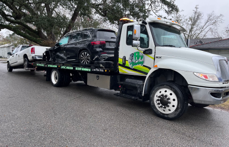 Local Light Heavy Duty Towing Tow Truck Wrecker Roadside Assistance Services Near Me in New Orleans Louisiana (LA) and surrounding areas including but not limited to the Westbank, Harvey, Gretna, Algiers, Marrero, Westwego, Belle Chasse, Chalmette, Luling, Destrehan, Kenner & Metairie.