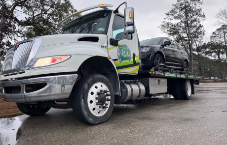 Local Light Heavy Duty Towing Tow Truck Wrecker Roadside Assistance Services Near Me in New Orleans Louisiana (LA) and surrounding areas including but not limited to the Westbank, Harvey, Gretna, Algiers, Marrero, Westwego, Belle Chasse, Chalmette, Luling, Destrehan, Kenner & Metairie.