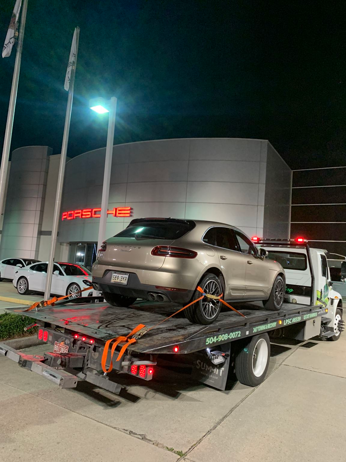 Local Light Heavy Duty Towing Tow Truck Wrecker Roadside Assistance Services Near Me in New Orleans Louisiana (LA) and surrounding areas including but not limited to the Westbank, Harvey, Gretna, Algiers, Marrero, Westwego, Belle Chasse, Chalmette, Luling, Destrehan, Kenner & Metairie.