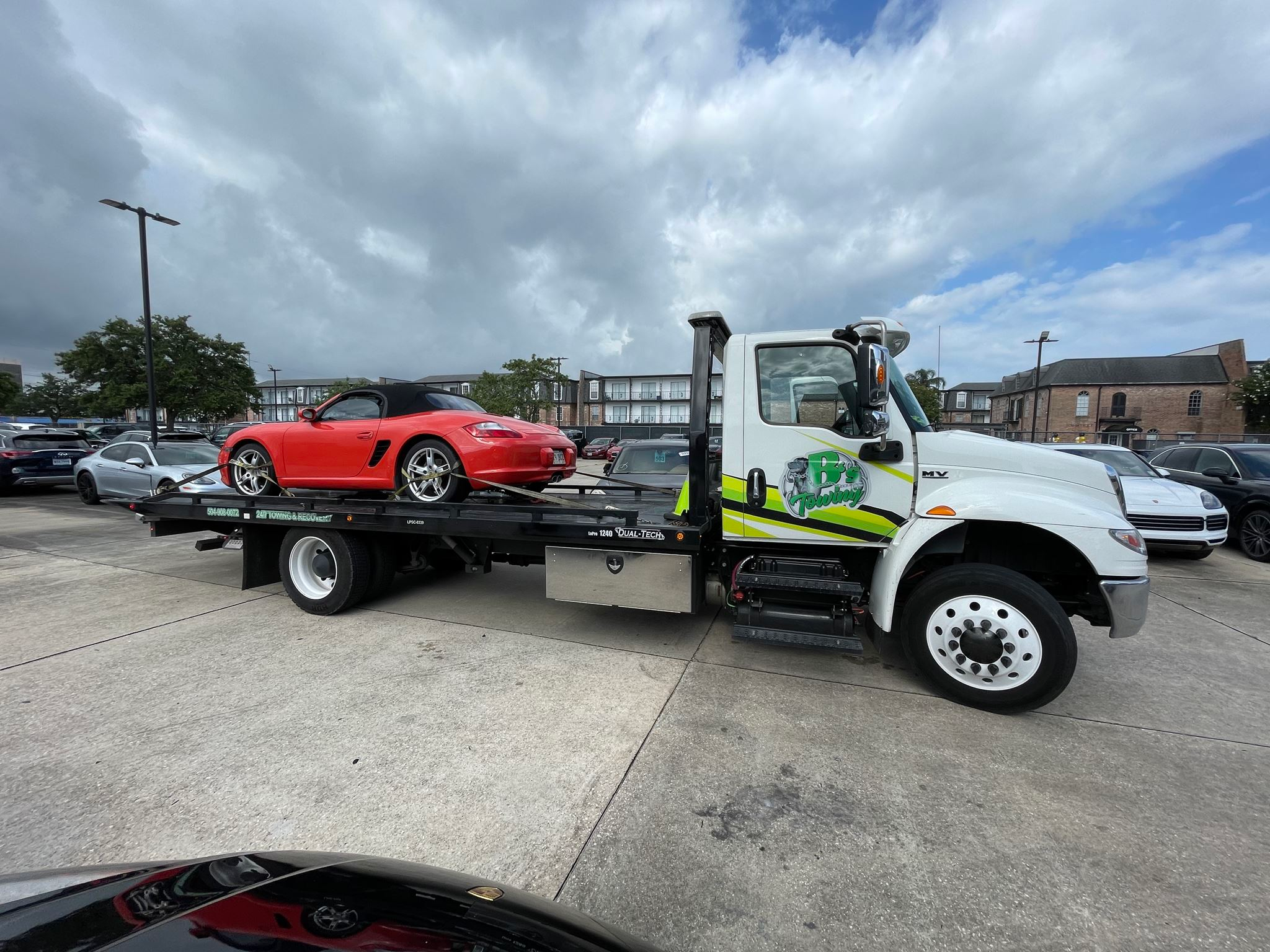 Local Light Heavy Duty Towing Tow Truck Wrecker Roadside Assistance Services Near Me in New Orleans Louisiana (LA) and surrounding areas including but not limited to the Westbank, Harvey, Gretna, Algiers, Marrero, Westwego, Belle Chasse, Chalmette, Luling, Destrehan, Kenner & Metairie.