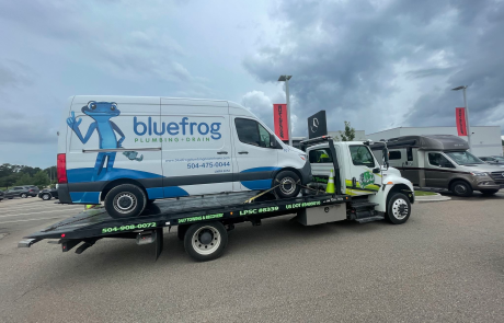 Local Light Heavy Duty Towing Tow Truck Wrecker Roadside Assistance Services Near Me in New Orleans Louisiana (LA) and surrounding areas including but not limited to the Westbank, Harvey, Gretna, Algiers, Marrero, Westwego, Belle Chasse, Chalmette, Luling, Destrehan, Kenner & Metairie.