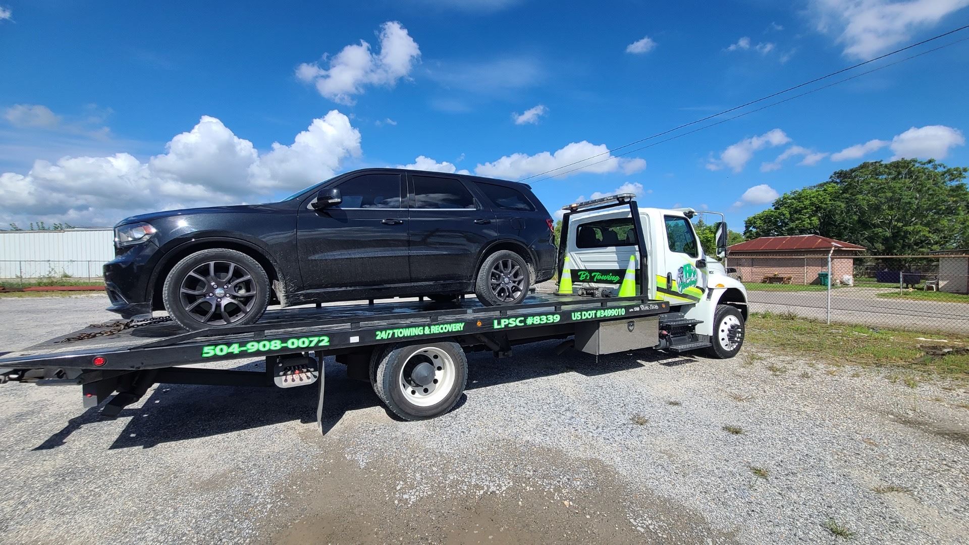 Local Light Heavy Duty Towing Tow Truck Wrecker Roadside Assistance Services Near Me in New Orleans Louisiana (LA) and surrounding areas including but not limited to the Westbank, Harvey, Gretna, Algiers, Marrero, Westwego, Belle Chasse, Chalmette, Luling, Destrehan, Kenner & Metairie.