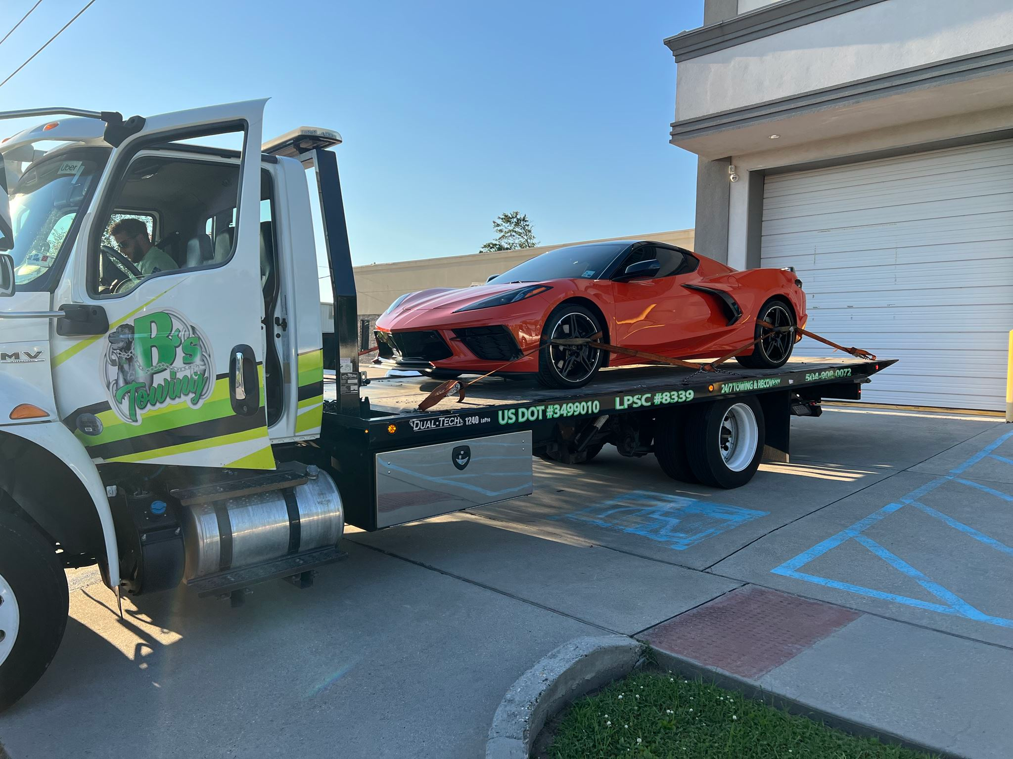 Local Light Heavy Duty Towing Tow Truck Wrecker Roadside Assistance Services Near Me in New Orleans Louisiana (LA) and surrounding areas including but not limited to the Westbank, Harvey, Gretna, Algiers, Marrero, Westwego, Belle Chasse, Chalmette, Luling, Destrehan, Kenner & Metairie.