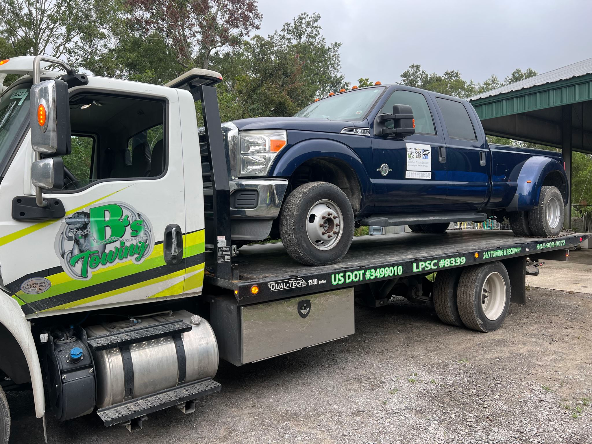 Local Light Heavy Duty Towing Tow Truck Wrecker Roadside Assistance Services Near Me in New Orleans Louisiana (LA) and surrounding areas including but not limited to the Westbank, Harvey, Gretna, Algiers, Marrero, Westwego, Belle Chasse, Chalmette, Luling, Destrehan, Kenner & Metairie.