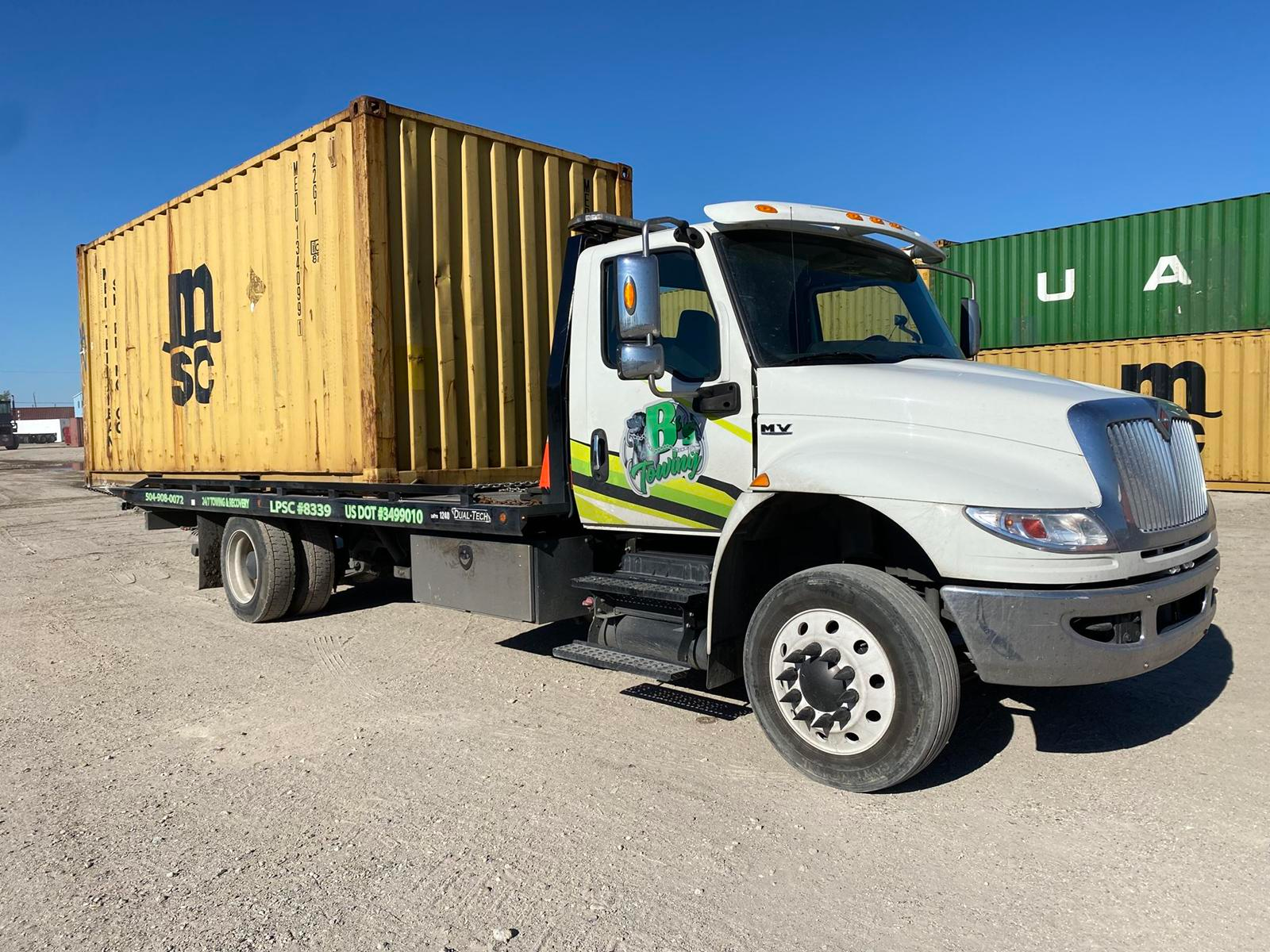 Local Light Heavy Duty Towing Tow Truck Wrecker Roadside Assistance Services Near Me in New Orleans Louisiana (LA) and surrounding areas including but not limited to the Westbank, Harvey, Gretna, Algiers, Marrero, Westwego, Belle Chasse, Chalmette, Luling, Destrehan, Kenner & Metairie.