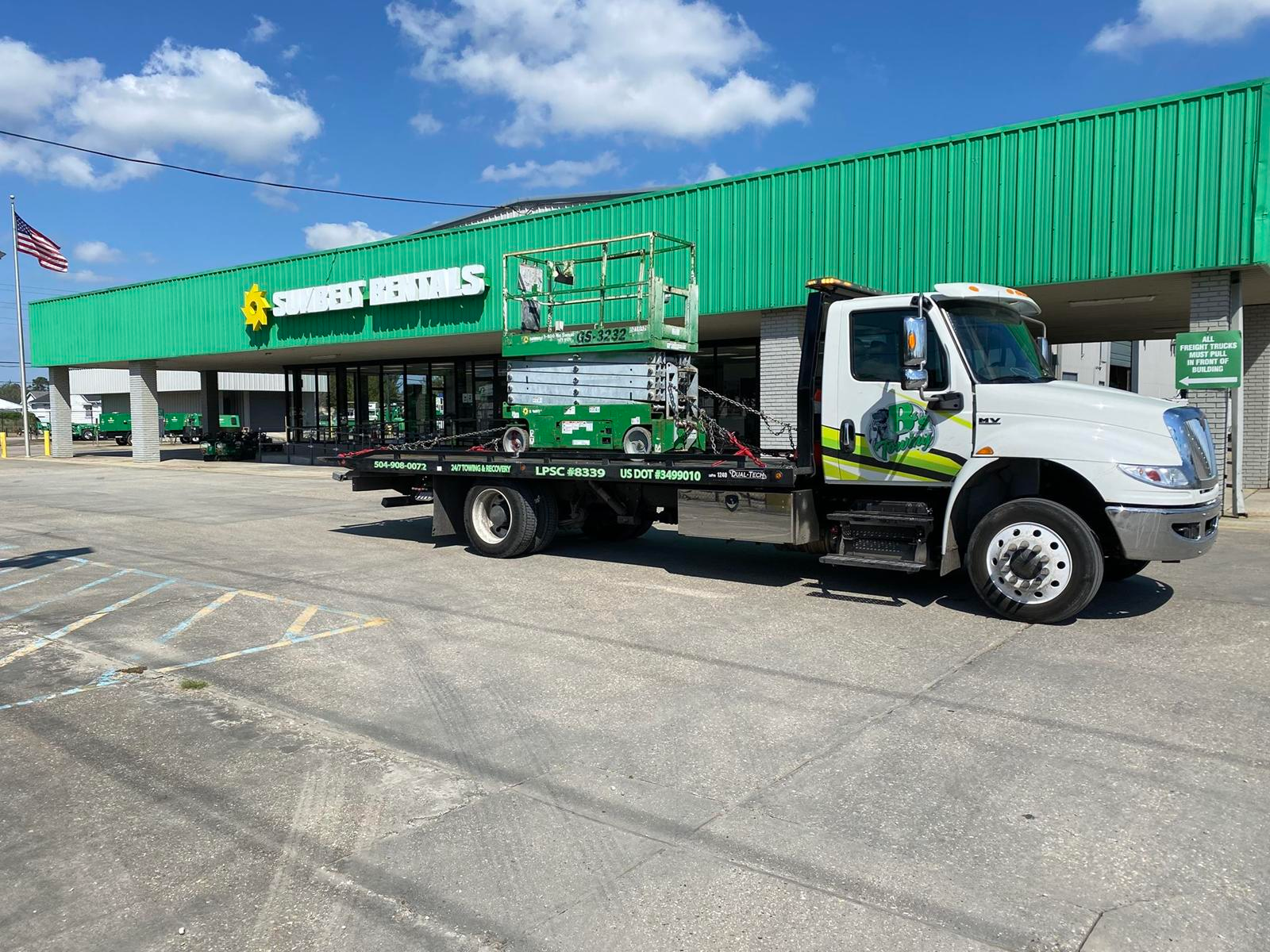 Local Light Heavy Duty Towing Tow Truck Wrecker Roadside Assistance Services Near Me in New Orleans Louisiana (LA) and surrounding areas including but not limited to the Westbank, Harvey, Gretna, Algiers, Marrero, Westwego, Belle Chasse, Chalmette, Luling, Destrehan, Kenner & Metairie.
