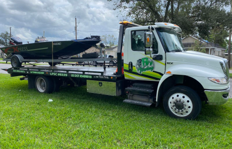Local Light Heavy Duty Towing Tow Truck Wrecker Roadside Assistance Services Near Me in New Orleans Louisiana (LA) and surrounding areas including but not limited to the Westbank, Harvey, Gretna, Algiers, Marrero, Westwego, Belle Chasse, Chalmette, Luling, Destrehan, Kenner & Metairie.