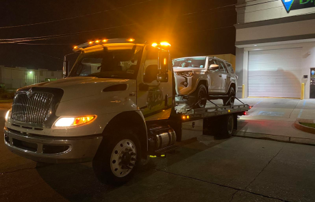 Local Light Heavy Duty Towing Tow Truck Wrecker Roadside Assistance Services Near Me in New Orleans Louisiana (LA) and surrounding areas including but not limited to the Westbank, Harvey, Gretna, Algiers, Marrero, Westwego, Belle Chasse, Chalmette, Luling, Destrehan, Kenner & Metairie.