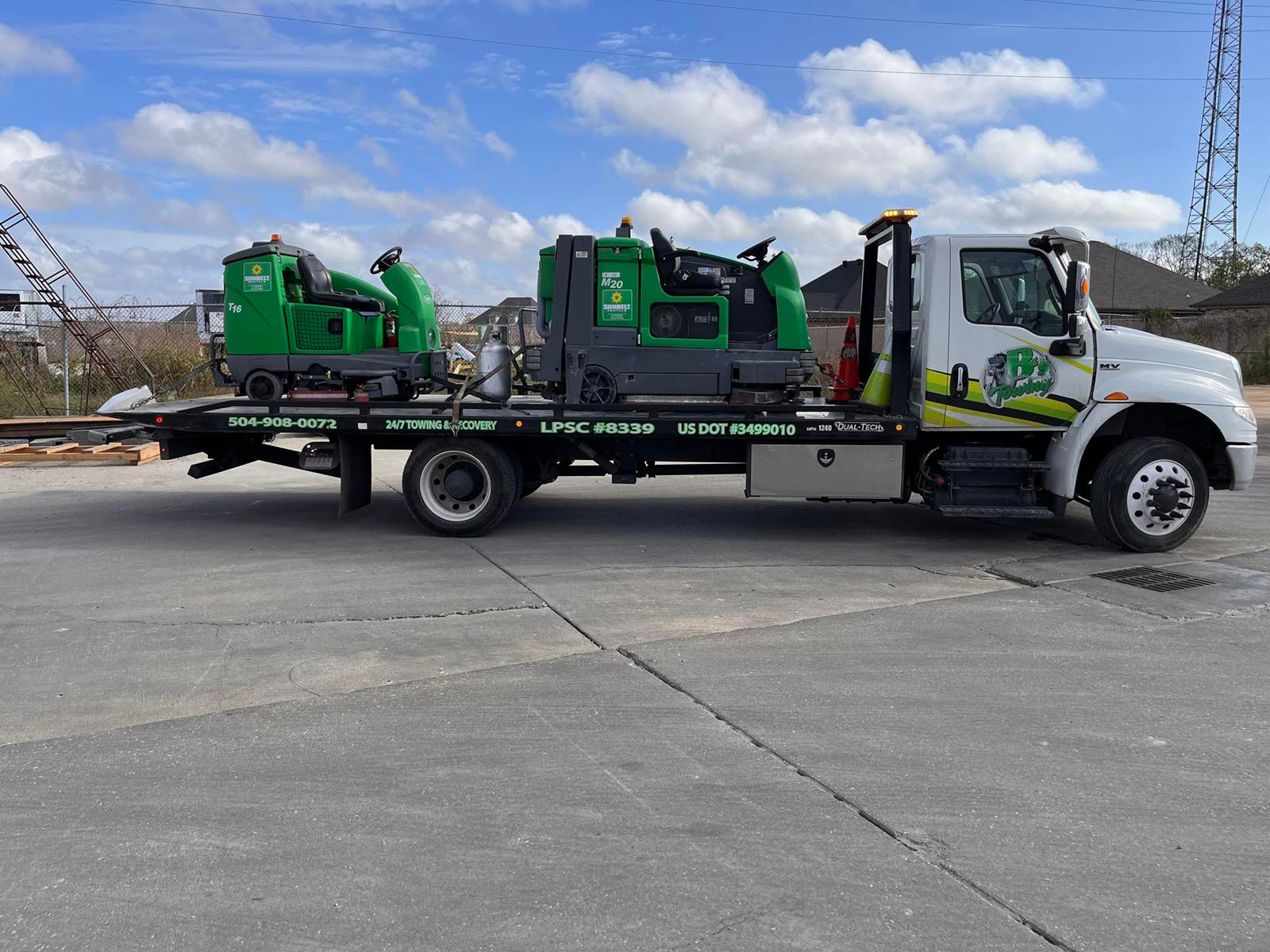 Local Light Heavy Duty Towing Tow Truck Wrecker Roadside Assistance Services Near Me in New Orleans Louisiana (LA) and surrounding areas including but not limited to the Westbank, Harvey, Gretna, Algiers, Marrero, Westwego, Belle Chasse, Chalmette, Luling, Destrehan, Kenner & Metairie.