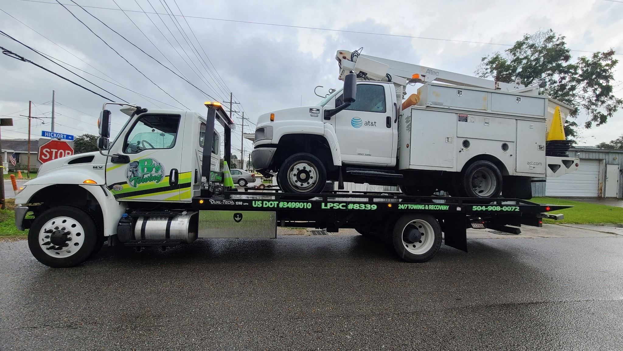 Local Light Heavy Duty Towing Tow Truck Wrecker Roadside Assistance Services Near Me in New Orleans Louisiana (LA) and surrounding areas including but not limited to the Westbank, Harvey, Gretna, Algiers, Marrero, Westwego, Belle Chasse, Chalmette, Luling, Destrehan, Kenner & Metairie.