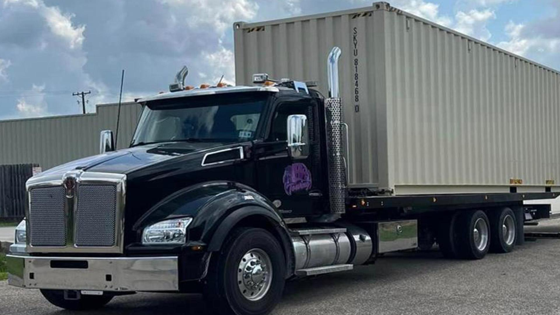 Local Light Heavy Duty Towing Tow Truck Wrecker Roadside Assistance Services Near Me in New Orleans Louisiana (LA) and surrounding areas including but not limited to the Westbank, Harvey, Gretna, Algiers, Marrero, Westwego, Belle Chasse, Chalmette, Luling, Destrehan, Kenner & Metairie.