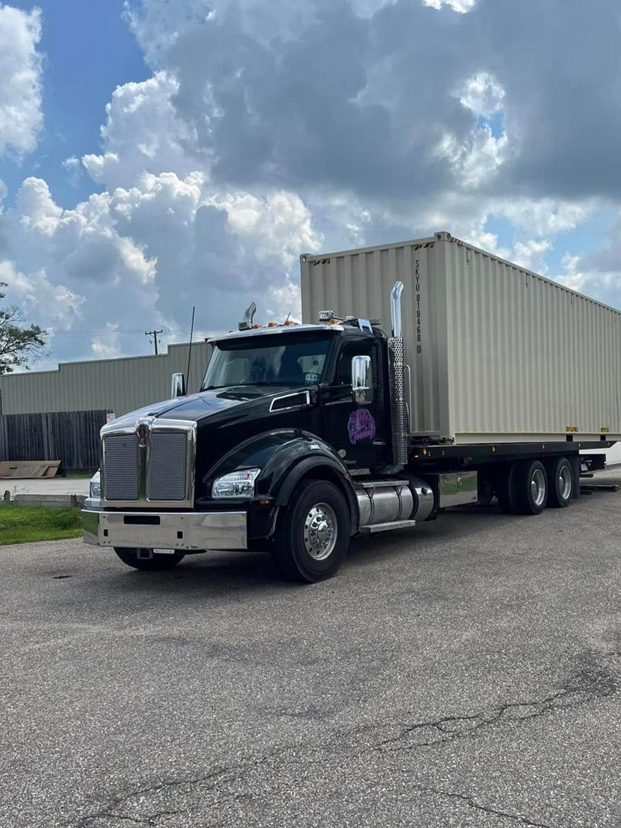 Local Light Heavy Duty Towing Tow Truck Wrecker Roadside Assistance Services Near Me in New Orleans Louisiana (LA) and surrounding areas including but not limited to the Westbank, Harvey, Gretna, Algiers, Marrero, Westwego, Belle Chasse, Chalmette, Luling, Destrehan, Kenner & Metairie.