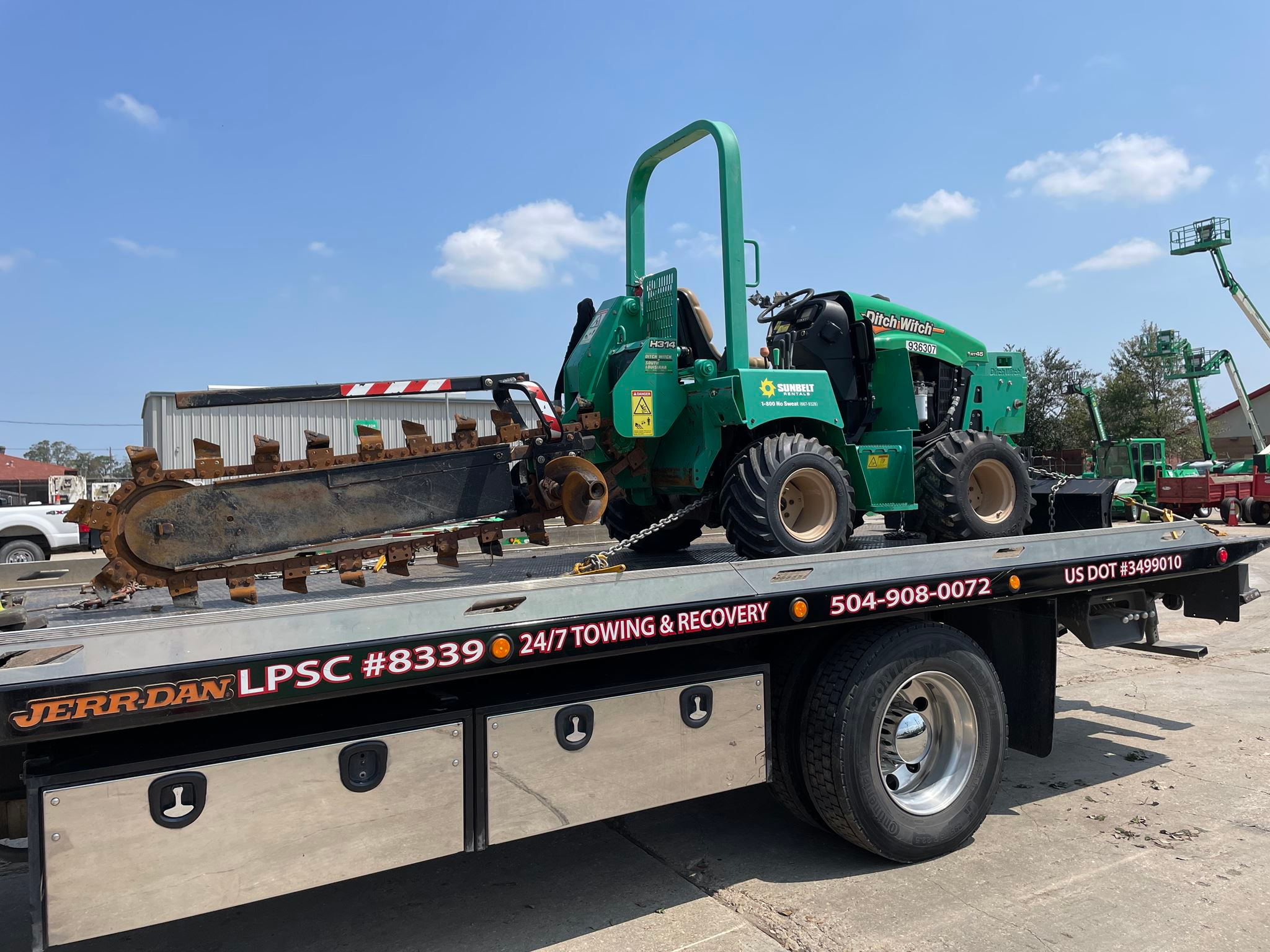 Local Light Heavy Duty Towing Tow Truck Wrecker Roadside Assistance Services Near Me in New Orleans Louisiana (LA) and surrounding areas including but not limited to the Westbank, Harvey, Gretna, Algiers, Marrero, Westwego, Belle Chasse, Chalmette, Luling, Destrehan, Kenner & Metairie.