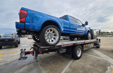 Local Light Heavy Duty Towing Tow Truck Wrecker Roadside Assistance Services Near Me in New Orleans Louisiana (LA) and surrounding areas including but not limited to the Westbank, Harvey, Gretna, Algiers, Marrero, Westwego, Belle Chasse, Chalmette, Luling, Destrehan, Kenner & Metairie.