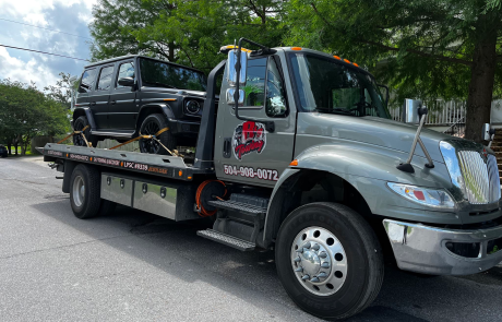 Local Light Heavy Duty Towing Tow Truck Wrecker Roadside Assistance Services Near Me in New Orleans Louisiana (LA) and surrounding areas including but not limited to the Westbank, Harvey, Gretna, Algiers, Marrero, Westwego, Belle Chasse, Chalmette, Luling, Destrehan, Kenner & Metairie.