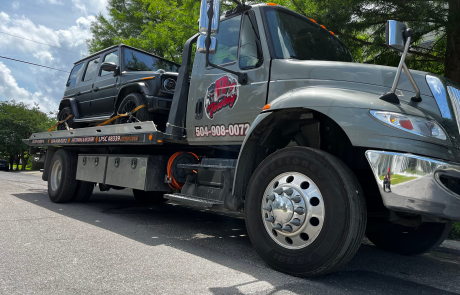 Local Light Heavy Duty Towing Tow Truck Wrecker Roadside Assistance Services Near Me in New Orleans Louisiana (LA) and surrounding areas including but not limited to the Westbank, Harvey, Gretna, Algiers, Marrero, Westwego, Belle Chasse, Chalmette, Luling, Destrehan, Kenner & Metairie.