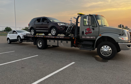 Local Light Heavy Duty Towing Tow Truck Wrecker Roadside Assistance Services Near Me in New Orleans Louisiana (LA) and surrounding areas including but not limited to the Westbank, Harvey, Gretna, Algiers, Marrero, Westwego, Belle Chasse, Chalmette, Luling, Destrehan, Kenner & Metairie.