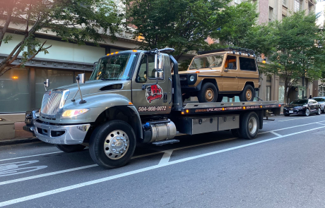 Local Light Heavy Duty Towing Tow Truck Wrecker Roadside Assistance Services Near Me in New Orleans Louisiana (LA) and surrounding areas including but not limited to the Westbank, Harvey, Gretna, Algiers, Marrero, Westwego, Belle Chasse, Chalmette, Luling, Destrehan, Kenner & Metairie.