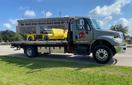 Local Light Heavy Duty Towing Tow Truck Wrecker Roadside Assistance Services Near Me in New Orleans Louisiana (LA) and surrounding areas including but not limited to the Westbank, Harvey, Gretna, Algiers, Marrero, Westwego, Belle Chasse, Chalmette, Luling, Destrehan, Kenner & Metairie.