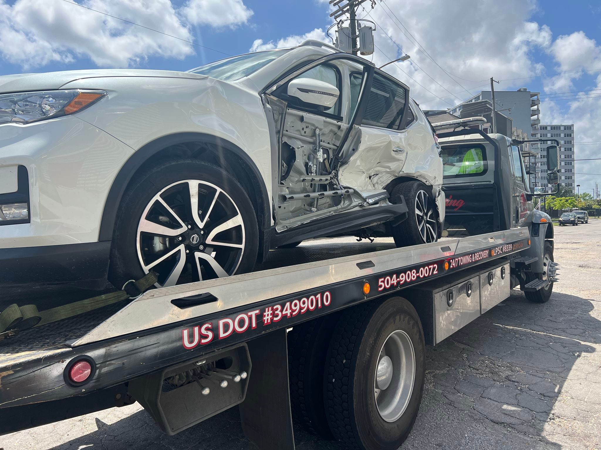 Local Light Heavy Duty Towing Tow Truck Wrecker Roadside Assistance Services Near Me in New Orleans Louisiana (LA) and surrounding areas including but not limited to the Westbank, Harvey, Gretna, Algiers, Marrero, Westwego, Belle Chasse, Chalmette, Luling, Destrehan, Kenner & Metairie.