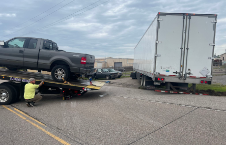 Local Light Heavy Duty Towing Tow Truck Wrecker Roadside Assistance Services Near Me in New Orleans Louisiana (LA) and surrounding areas including but not limited to the Westbank, Harvey, Gretna, Algiers, Marrero, Westwego, Belle Chasse, Chalmette, Luling, Destrehan, Kenner & Metairie.
