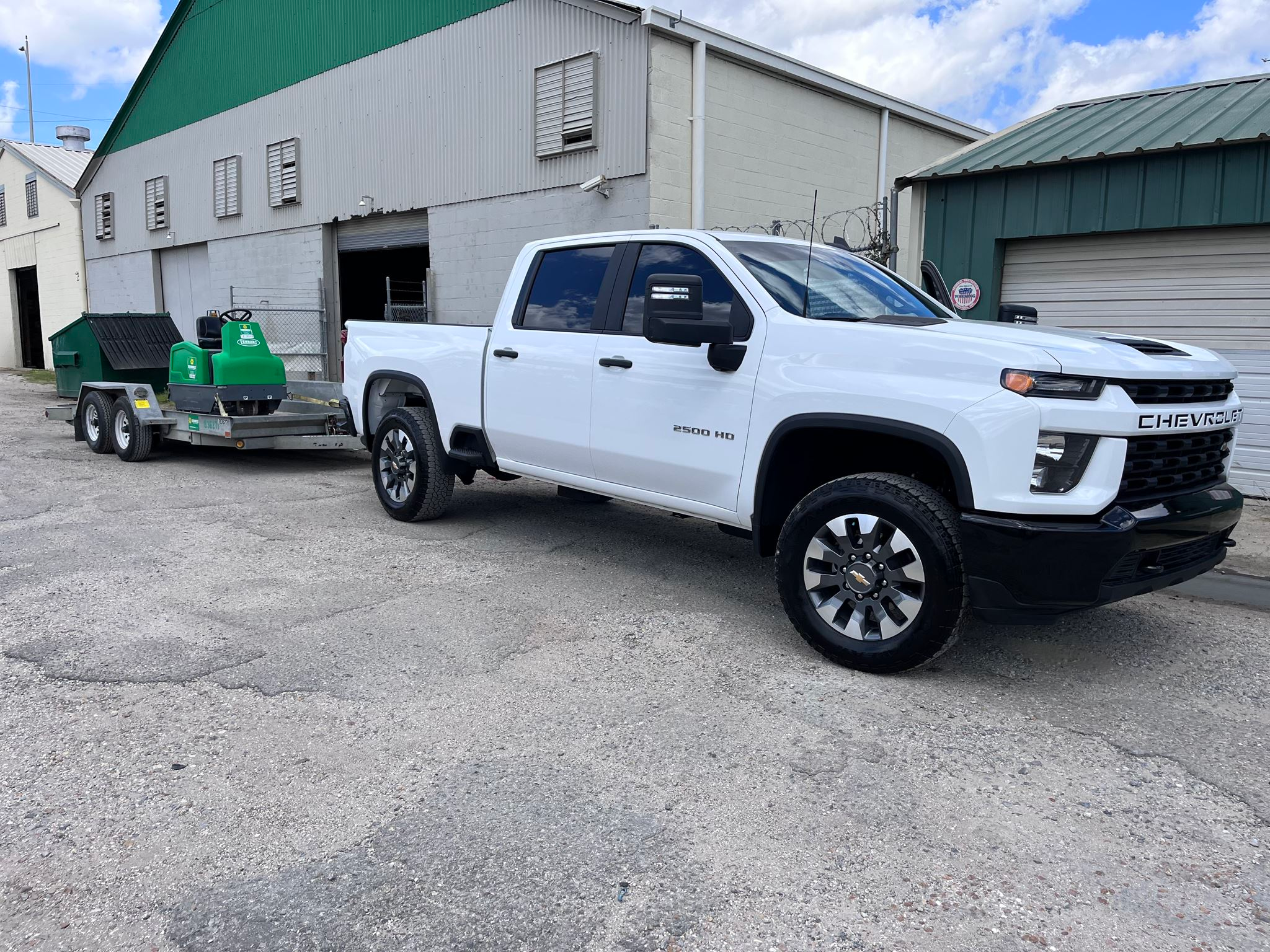 Local Light Heavy Duty Towing Tow Truck Wrecker Roadside Assistance Services Near Me in New Orleans Louisiana (LA) and surrounding areas including but not limited to the Westbank, Harvey, Gretna, Algiers, Marrero, Westwego, Belle Chasse, Chalmette, Luling, Destrehan, Kenner & Metairie.