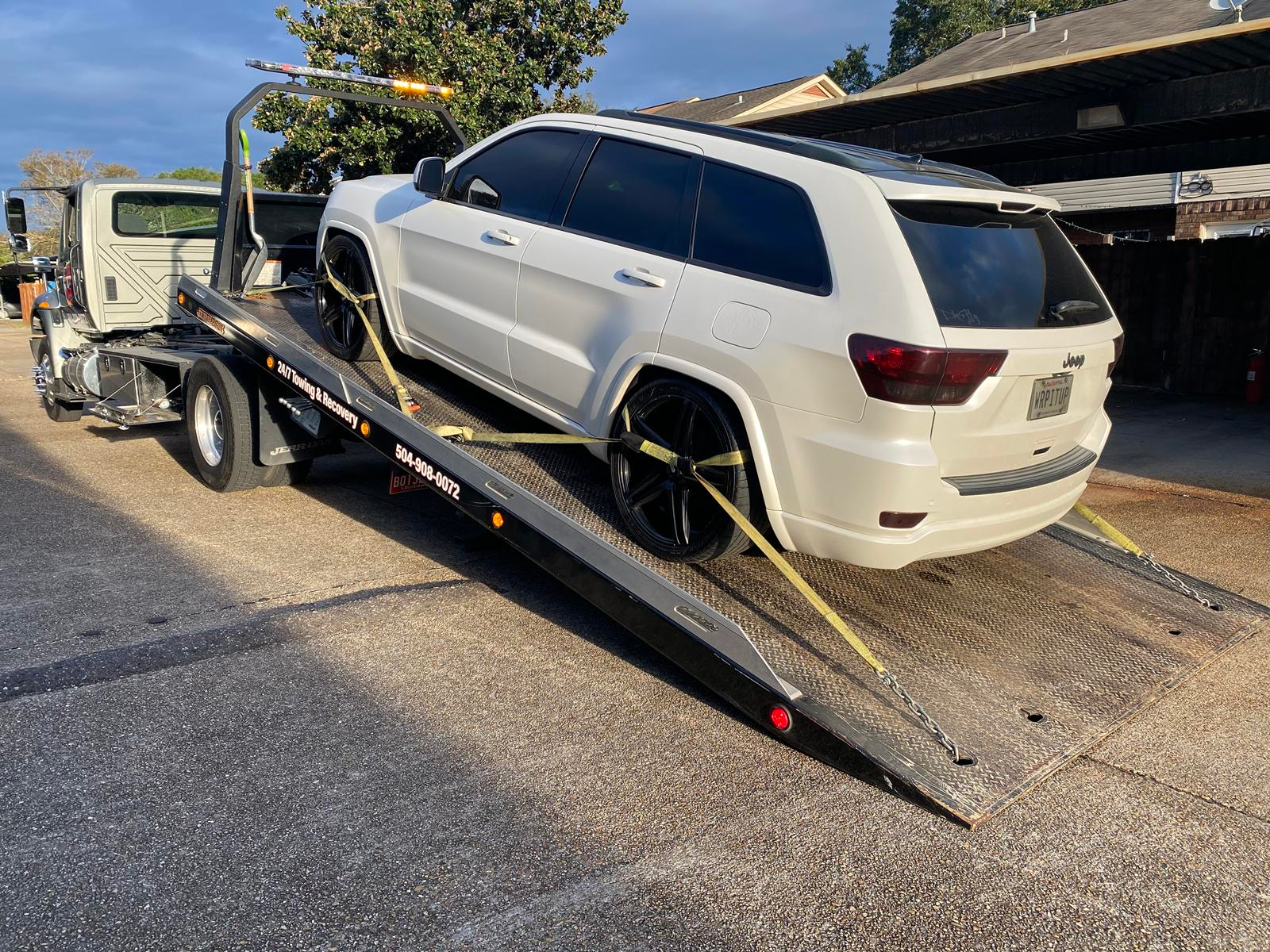 Local Light Heavy Duty Towing Tow Truck Wrecker Roadside Assistance Services Near Me in New Orleans Louisiana (LA) and surrounding areas including but not limited to the Westbank, Harvey, Gretna, Algiers, Marrero, Westwego, Belle Chasse, Chalmette, Luling, Destrehan, Kenner & Metairie.