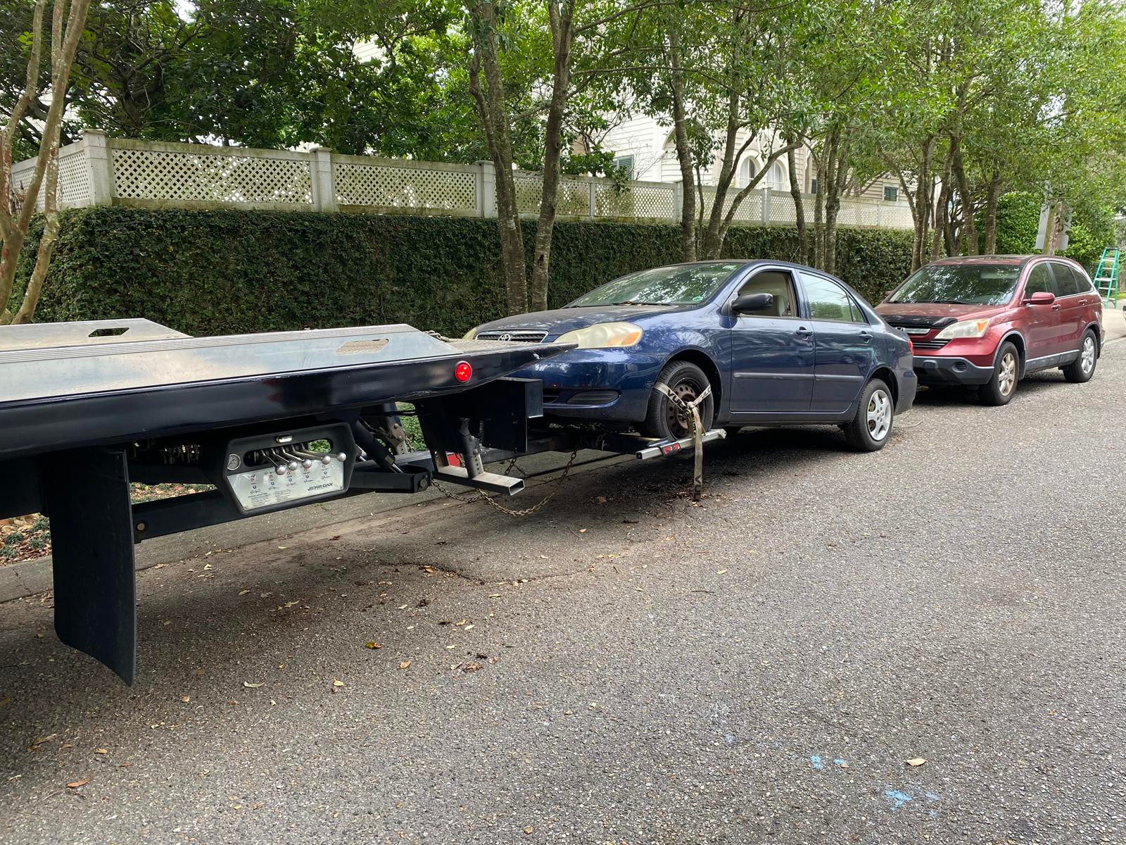 Local Light Heavy Duty Towing Tow Truck Wrecker Roadside Assistance Services Near Me in New Orleans Louisiana (LA) and surrounding areas including but not limited to the Westbank, Harvey, Gretna, Algiers, Marrero, Westwego, Belle Chasse, Chalmette, Luling, Destrehan, Kenner & Metairie.