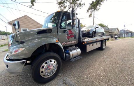 Local Light Heavy Duty Towing Tow Truck Wrecker Roadside Assistance Services Near Me in New Orleans Louisiana (LA) and surrounding areas including but not limited to the Westbank, Harvey, Gretna, Algiers, Marrero, Westwego, Belle Chasse, Chalmette, Luling, Destrehan, Kenner & Metairie.