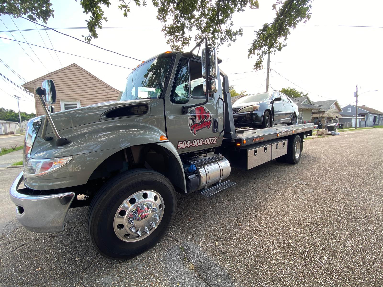 Local Light Heavy Duty Towing Tow Truck Wrecker Roadside Assistance Services Near Me in New Orleans Louisiana (LA) and surrounding areas including but not limited to the Westbank, Harvey, Gretna, Algiers, Marrero, Westwego, Belle Chasse, Chalmette, Luling, Destrehan, Kenner & Metairie.