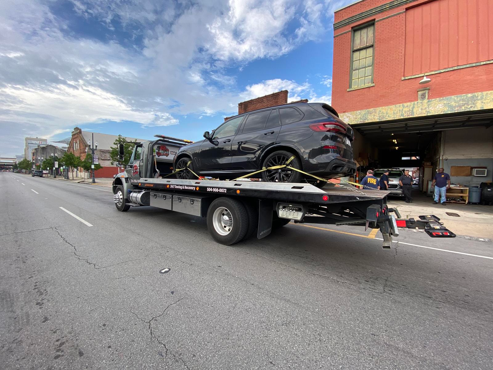 Local Light Heavy Duty Towing Tow Truck Wrecker Roadside Assistance Services Near Me in New Orleans Louisiana (LA) and surrounding areas including but not limited to the Westbank, Harvey, Gretna, Algiers, Marrero, Westwego, Belle Chasse, Chalmette, Luling, Destrehan, Kenner & Metairie.