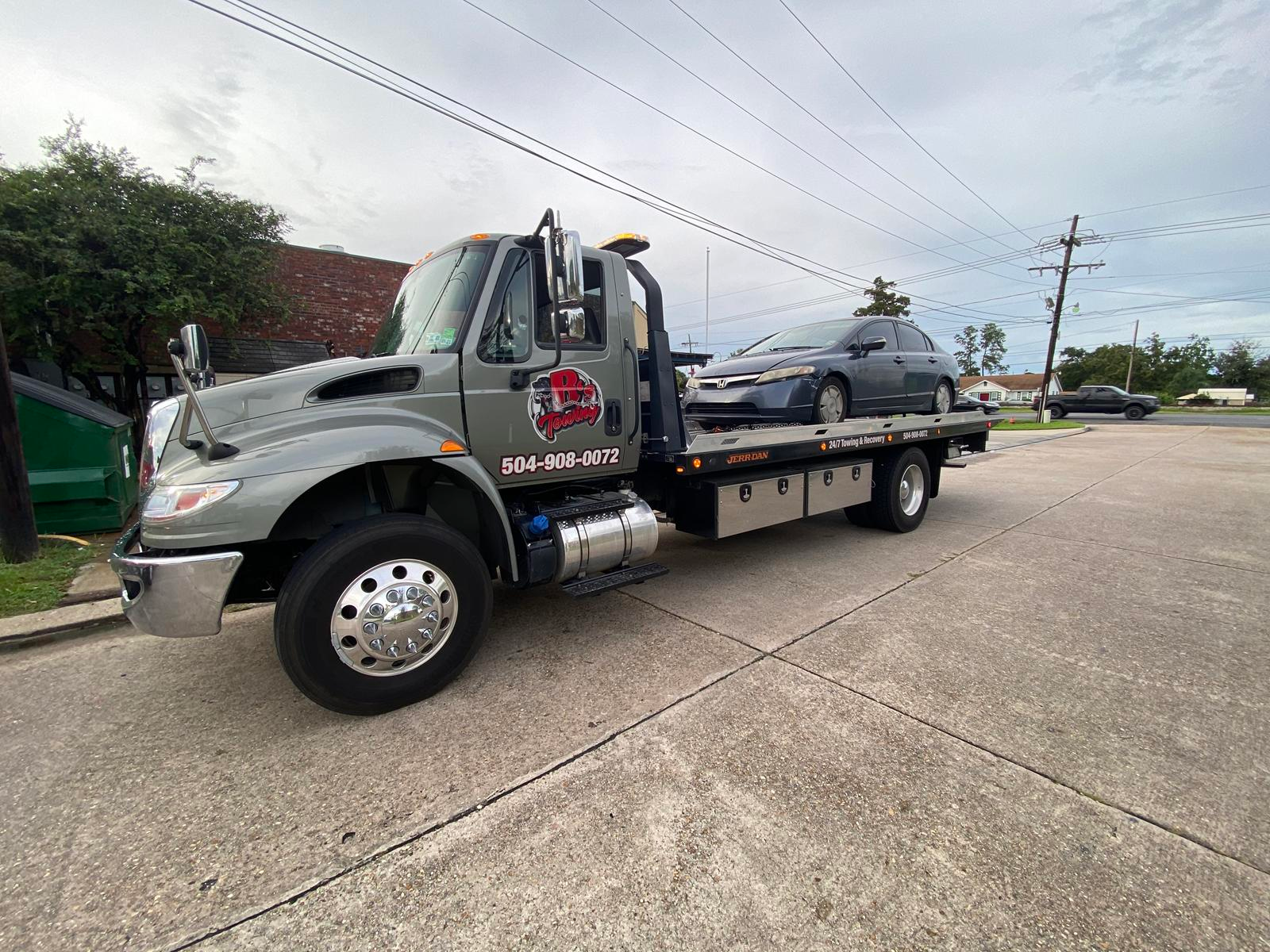 Local Light Heavy Duty Towing Tow Truck Wrecker Roadside Assistance Services Near Me in New Orleans Louisiana (LA) and surrounding areas including but not limited to the Westbank, Harvey, Gretna, Algiers, Marrero, Westwego, Belle Chasse, Chalmette, Luling, Destrehan, Kenner & Metairie.