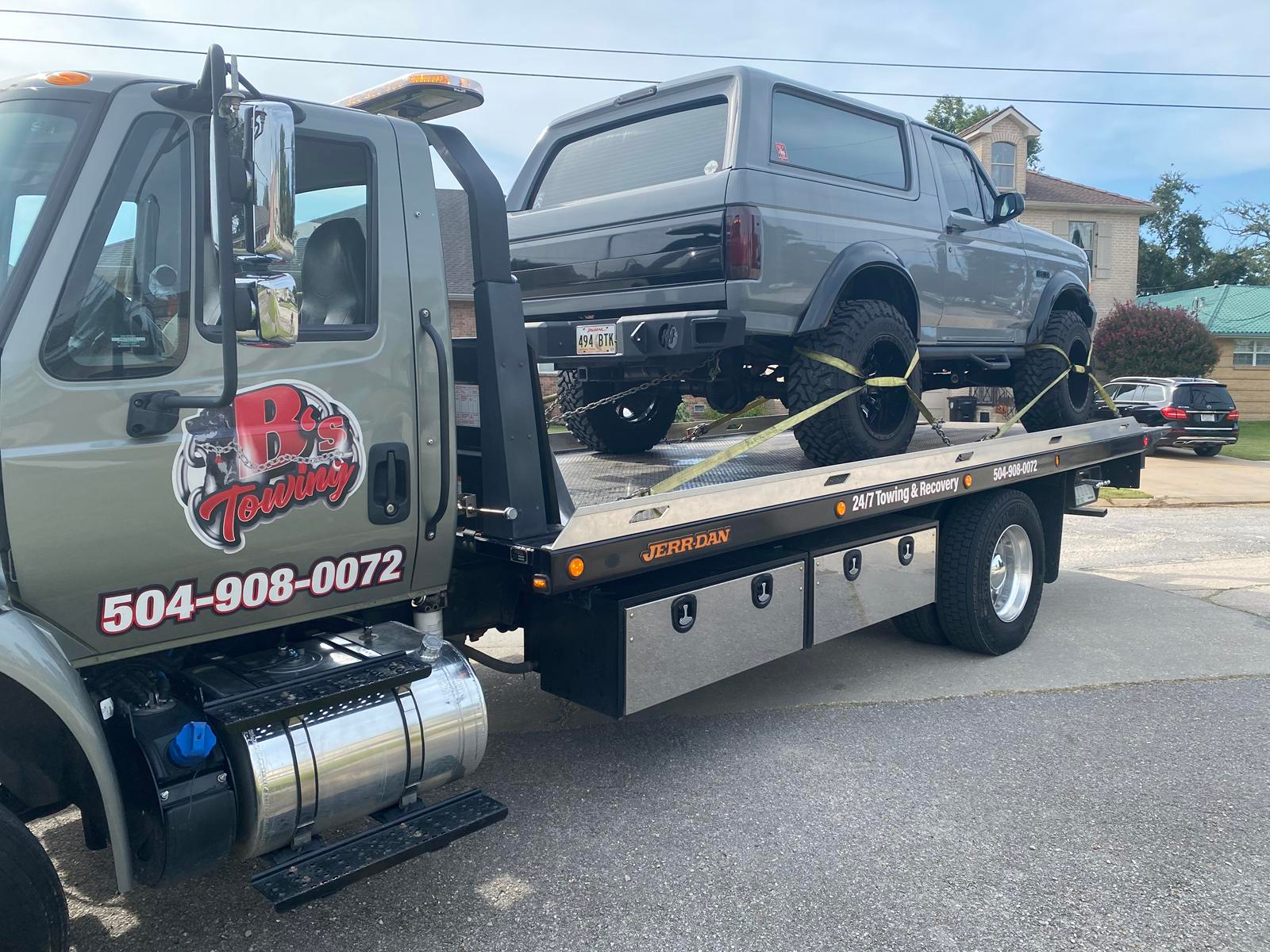 Local Light Heavy Duty Towing Tow Truck Wrecker Roadside Assistance Services Near Me in New Orleans Louisiana (LA) and surrounding areas including but not limited to the Westbank, Harvey, Gretna, Algiers, Marrero, Westwego, Belle Chasse, Chalmette, Luling, Destrehan, Kenner & Metairie.