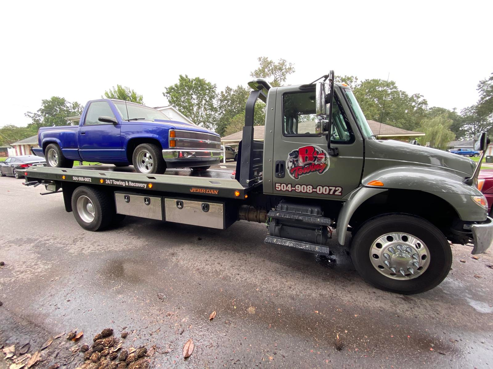 Local Light Heavy Duty Towing Tow Truck Wrecker Roadside Assistance Services Near Me in New Orleans Louisiana (LA) and surrounding areas including but not limited to the Westbank, Harvey, Gretna, Algiers, Marrero, Westwego, Belle Chasse, Chalmette, Luling, Destrehan, Kenner & Metairie.