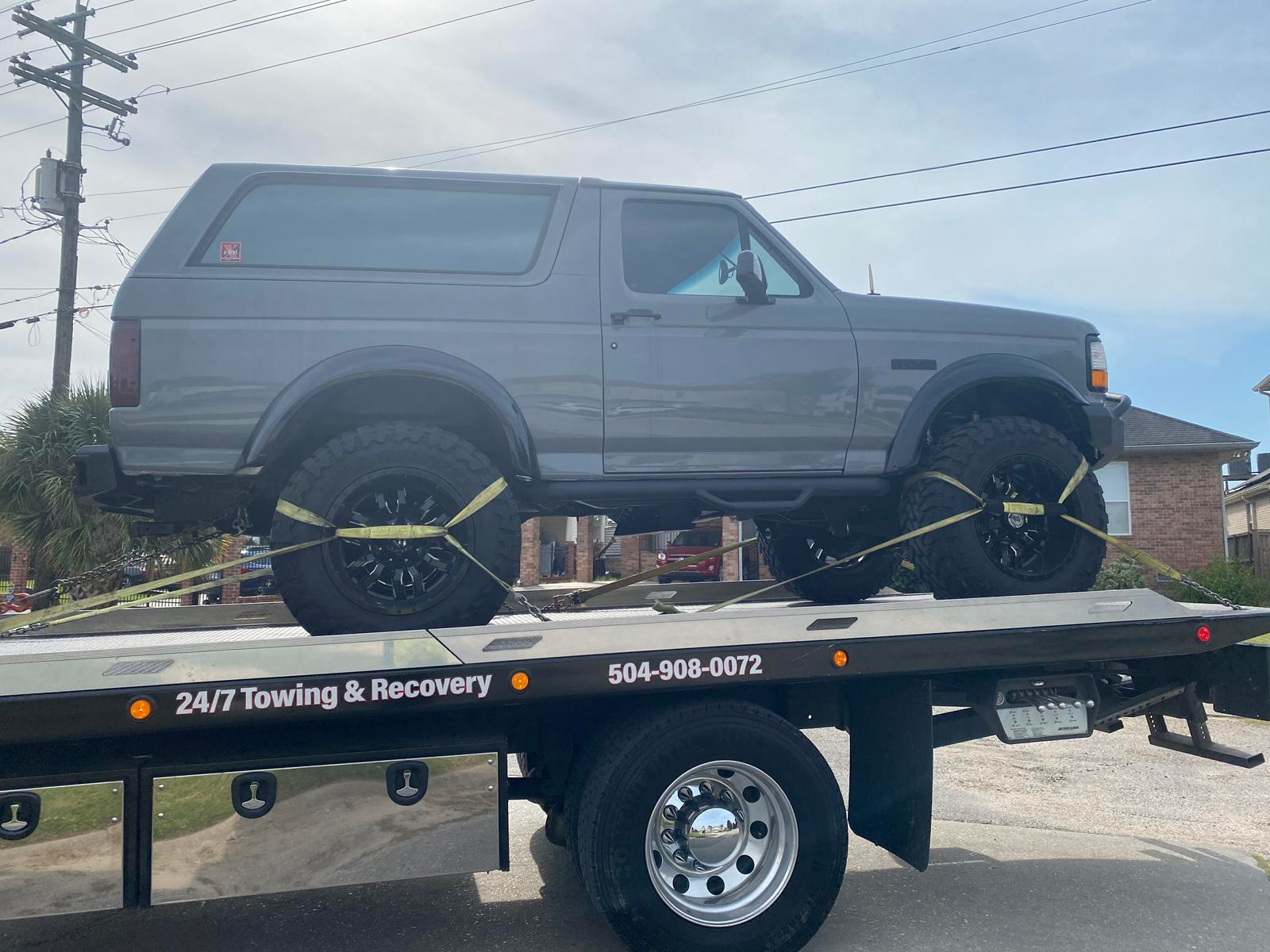 Local Light Heavy Duty Towing Tow Truck Wrecker Roadside Assistance Services Near Me in New Orleans Louisiana (LA) and surrounding areas including but not limited to the Westbank, Harvey, Gretna, Algiers, Marrero, Westwego, Belle Chasse, Chalmette, Luling, Destrehan, Kenner & Metairie.