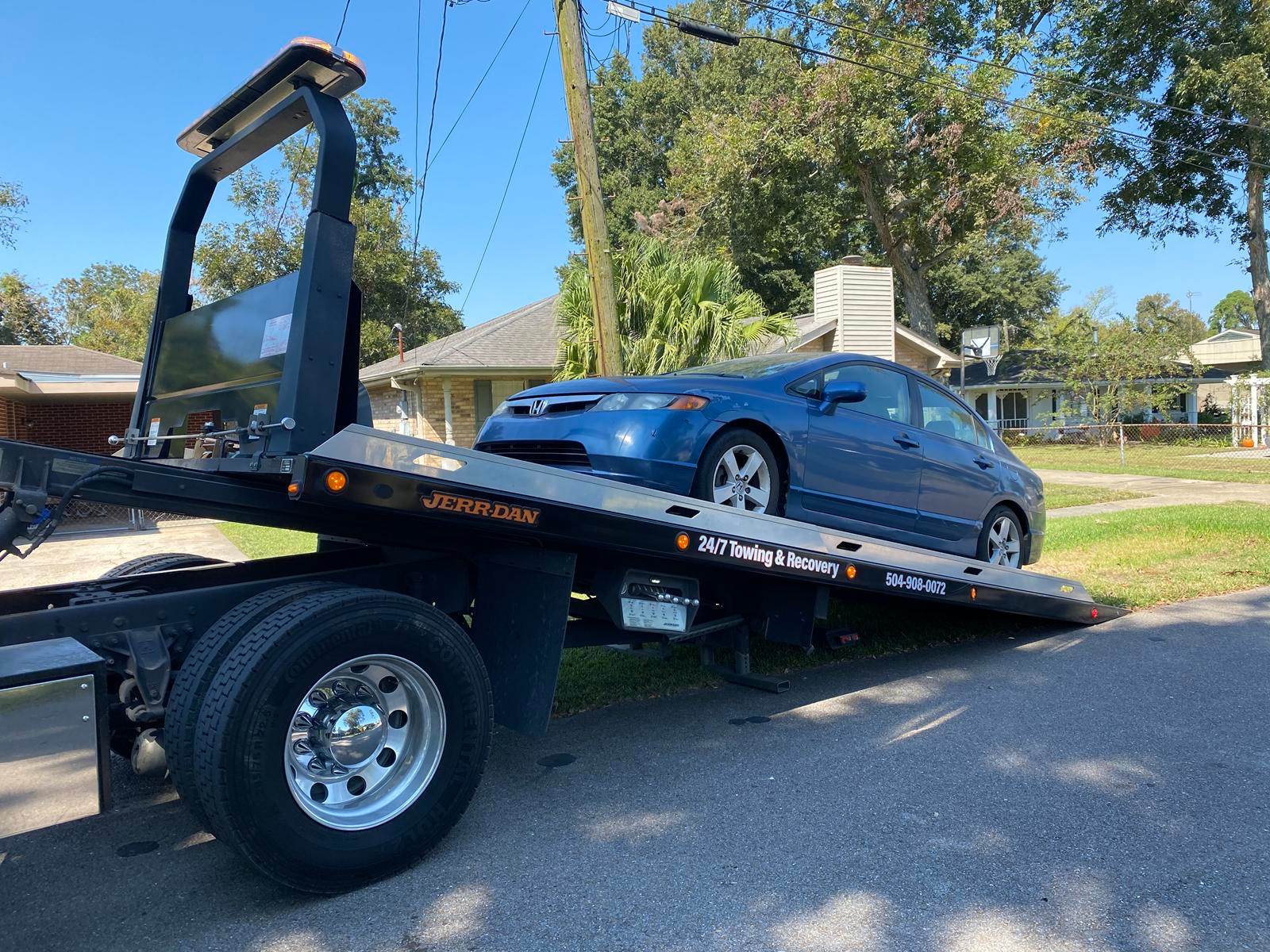 Local Light Heavy Duty Towing Tow Truck Wrecker Roadside Assistance Services Near Me in New Orleans Louisiana (LA) and surrounding areas including but not limited to the Westbank, Harvey, Gretna, Algiers, Marrero, Westwego, Belle Chasse, Chalmette, Luling, Destrehan, Kenner & Metairie.