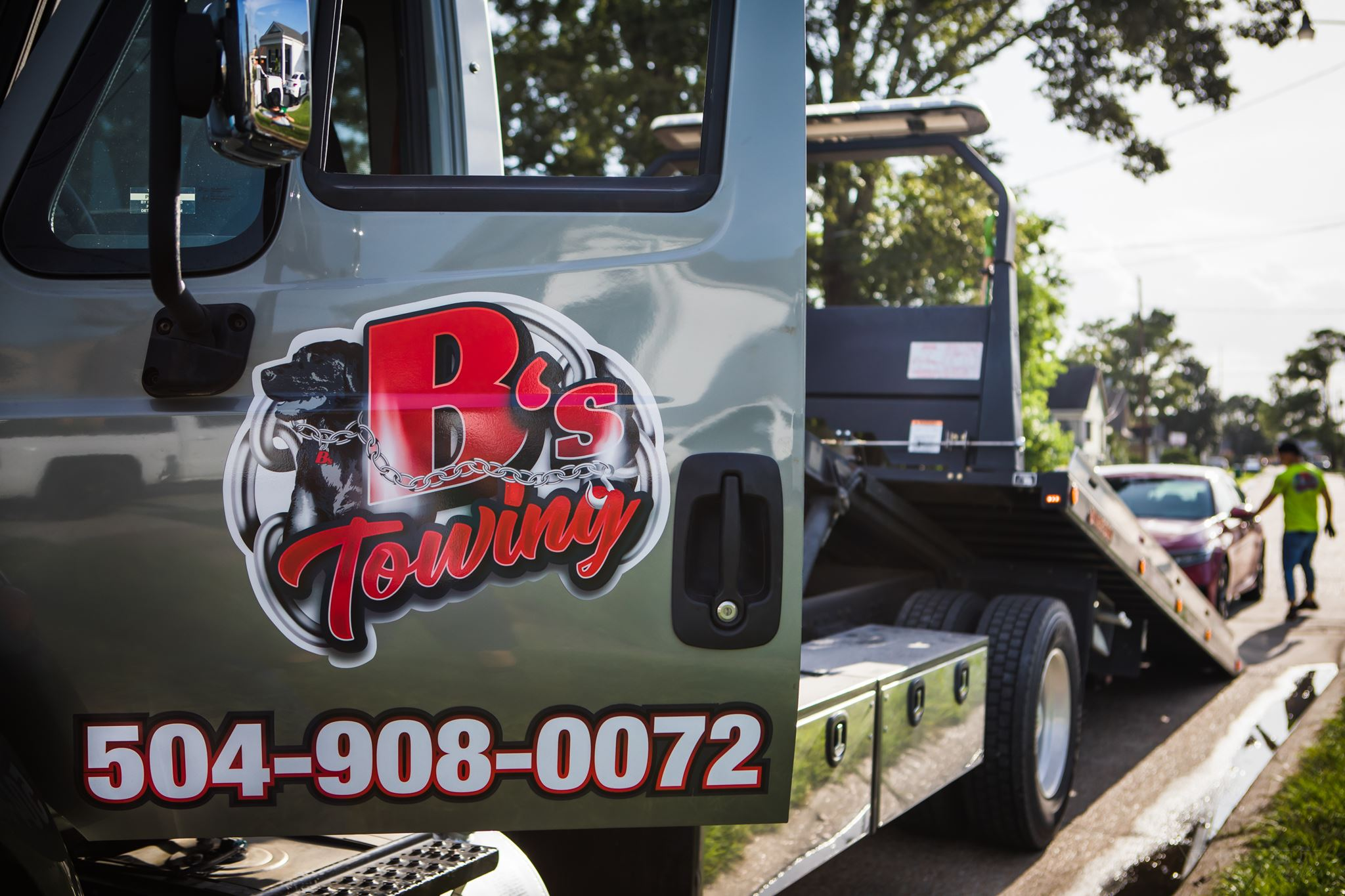 Local Light Heavy Duty Towing Tow Truck Wrecker Roadside Assistance Services Near Me in New Orleans Louisiana (LA) and surrounding areas including but not limited to the Westbank, Harvey, Gretna, Algiers, Marrero, Westwego, Belle Chasse, Chalmette, Luling, Destrehan, Kenner & Metairie.
