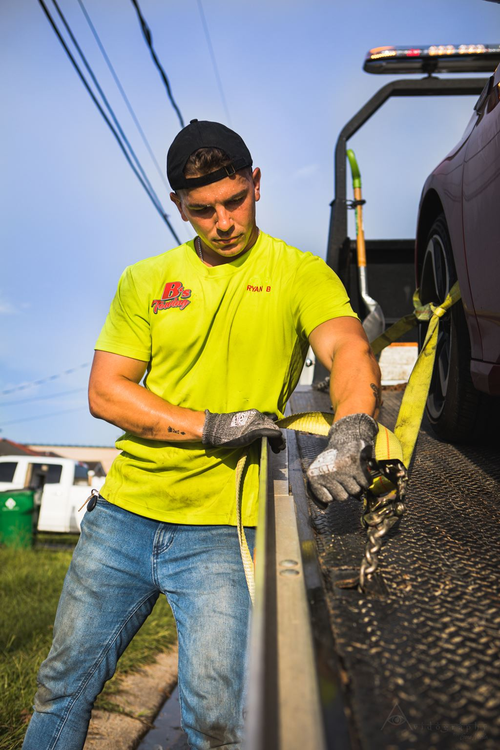 Local Light Heavy Duty Towing Tow Truck Wrecker Roadside Assistance Services Near Me in New Orleans Louisiana (LA) and surrounding areas including but not limited to the Westbank, Harvey, Gretna, Algiers, Marrero, Westwego, Belle Chasse, Chalmette, Luling, Destrehan, Kenner & Metairie.