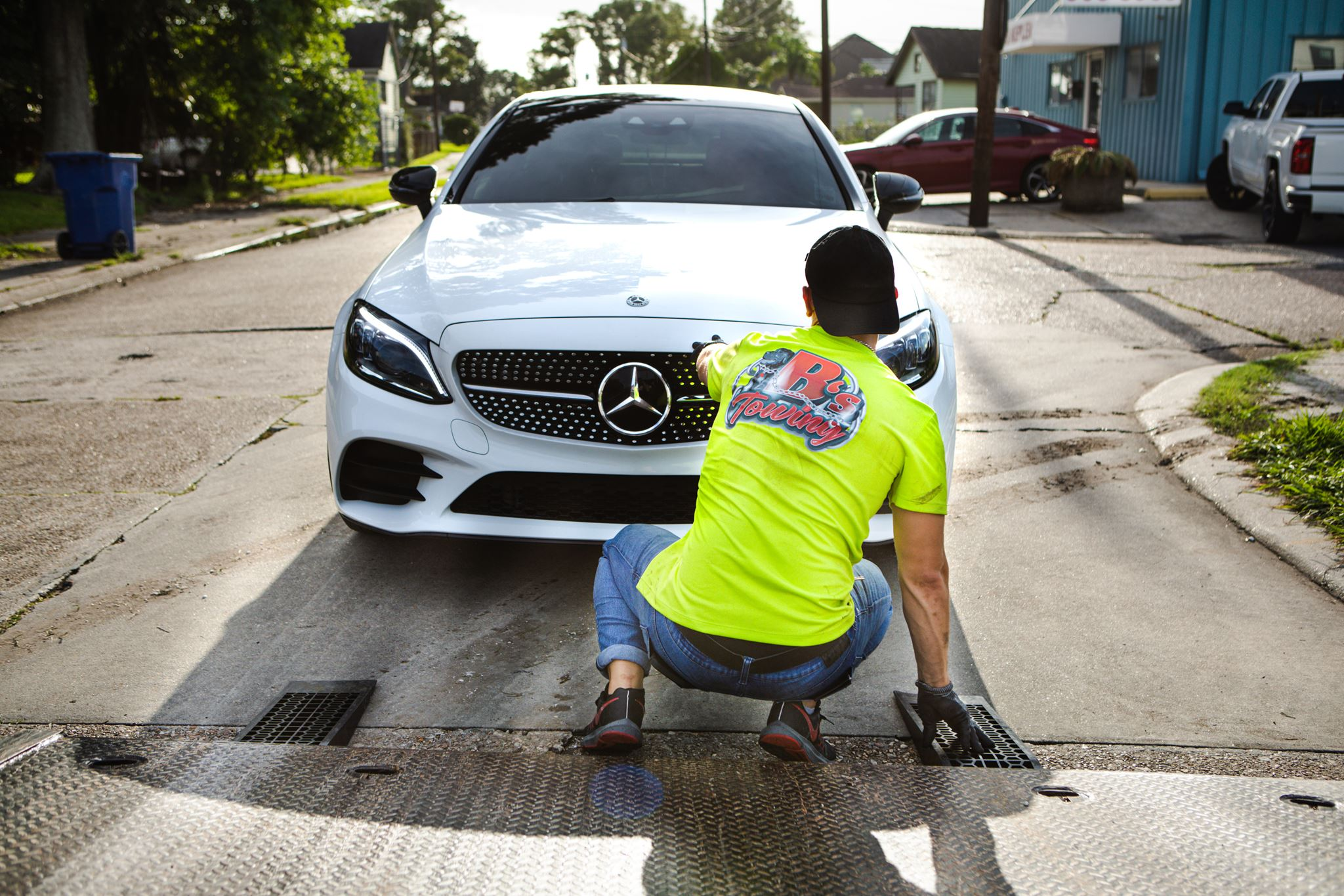 Local Light Heavy Duty Towing Tow Truck Wrecker Roadside Assistance Services Near Me in New Orleans Louisiana (LA) and surrounding areas including but not limited to the Westbank, Harvey, Gretna, Algiers, Marrero, Westwego, Belle Chasse, Chalmette, Luling, Destrehan, Kenner & Metairie.