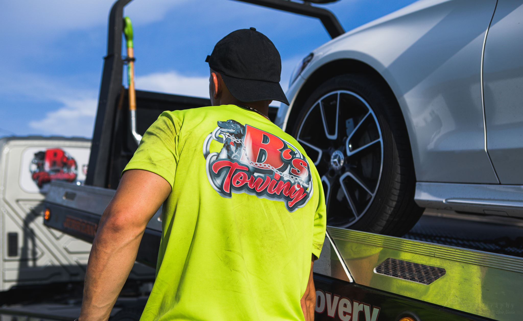 Local Light Heavy Duty Towing Tow Truck Wrecker Roadside Assistance Services Near Me in New Orleans Louisiana (LA) and surrounding areas including but not limited to the Westbank, Harvey, Gretna, Algiers, Marrero, Westwego, Belle Chasse, Chalmette, Luling, Destrehan, Kenner & Metairie.